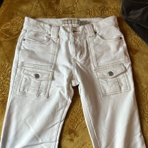 White jeans/pants